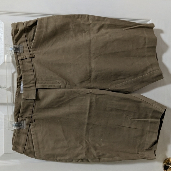 Dockers Women's Khaki Chino Shorts Size16 - Picture 1 of 4